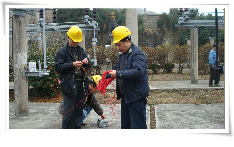 都匀市供电局肖局长亲自到我抢险现场