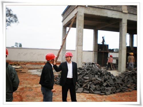 公司领导察看云南红河在建工程