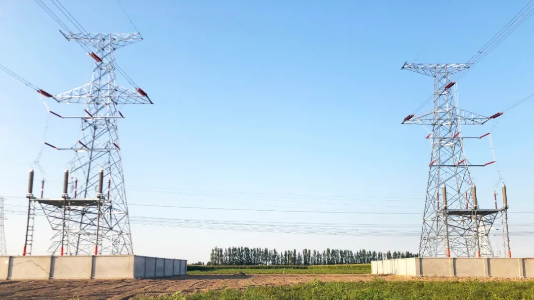 【成蜀·动态】华润新能源陵城一期（50MW）风电项目220kV送出线路和35kV集电线路一次带电成功