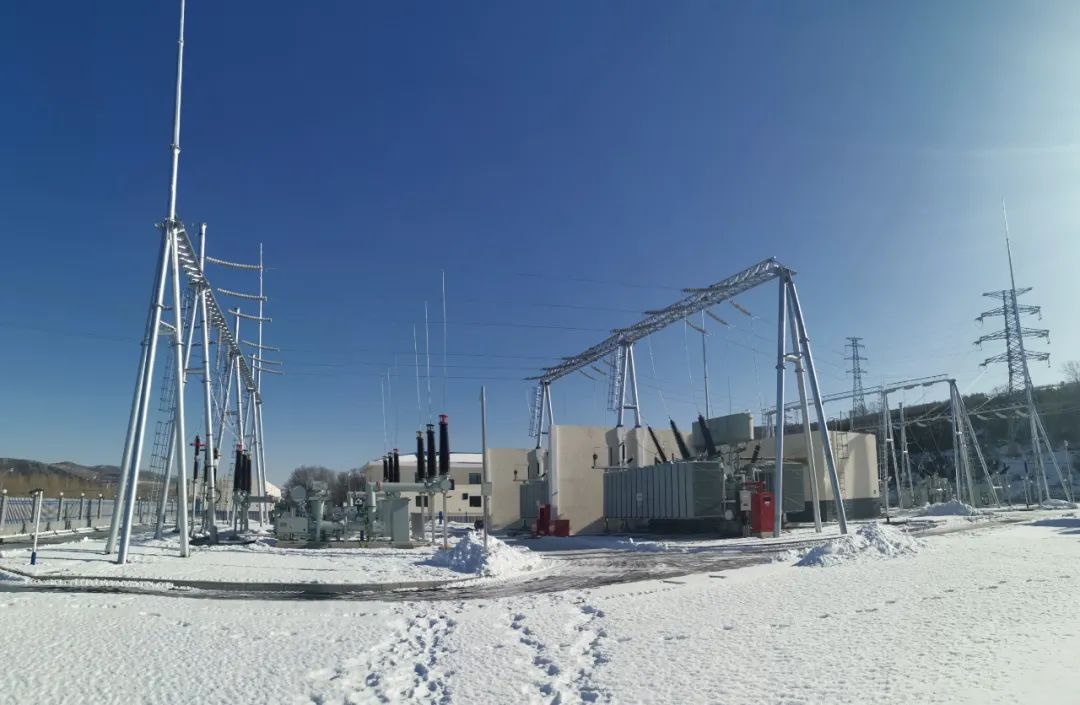 承德围场朝阳湾（300MW）220kV汇流站项目一次性倒送电成功
