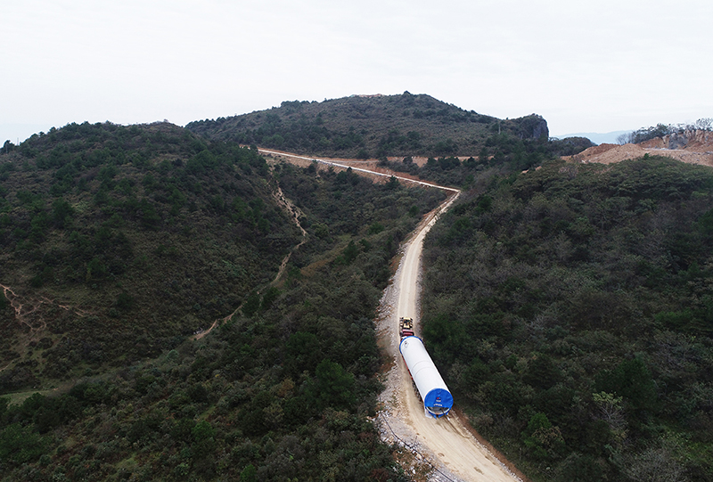 黔江五福岭风电场项目（80MW）首台风机吊装成功